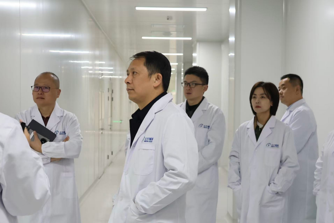 安徽醫科大學第二附屬醫院副院長胡偉一行蒞臨我司考察交流